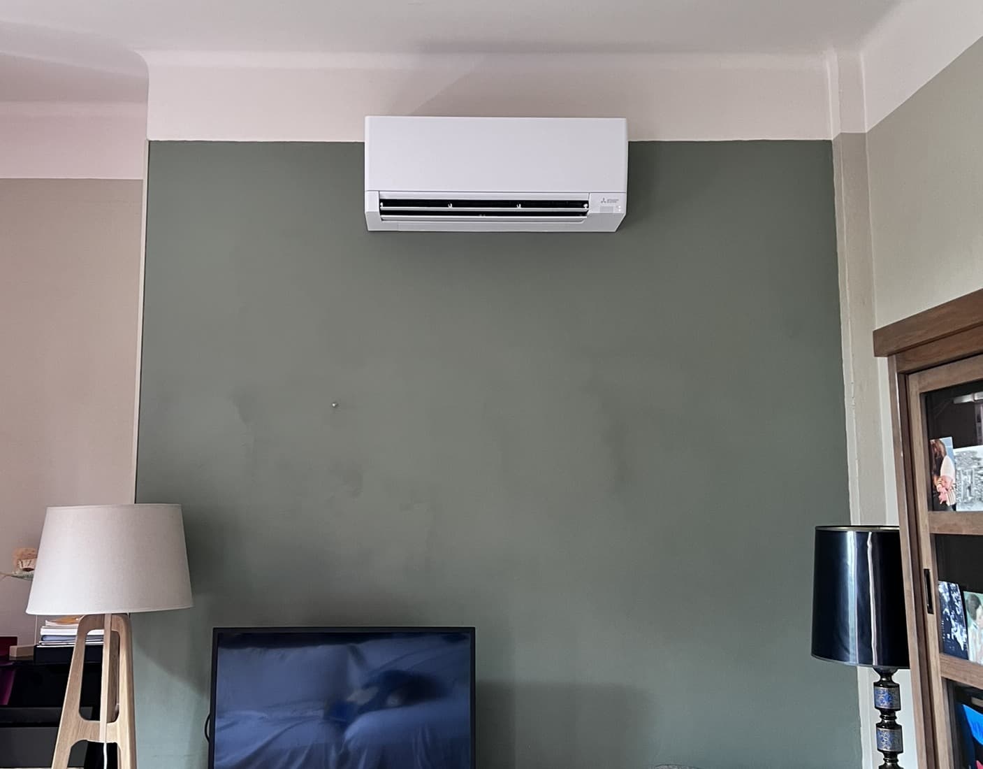 Climatisation murale installée dans une maison