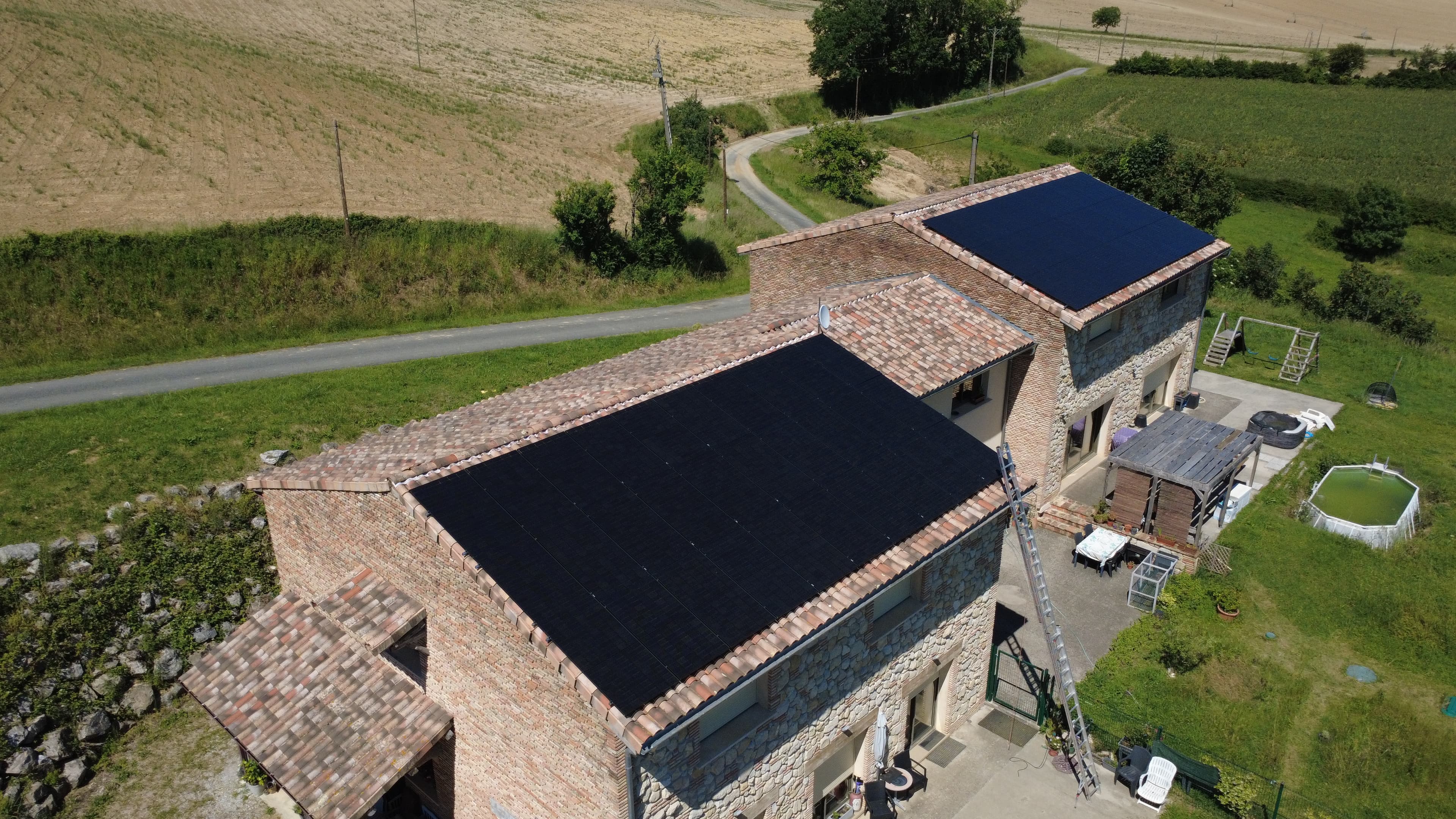 Installation photovoltaïque 2 x 15 kW en toiture - Installation terminée